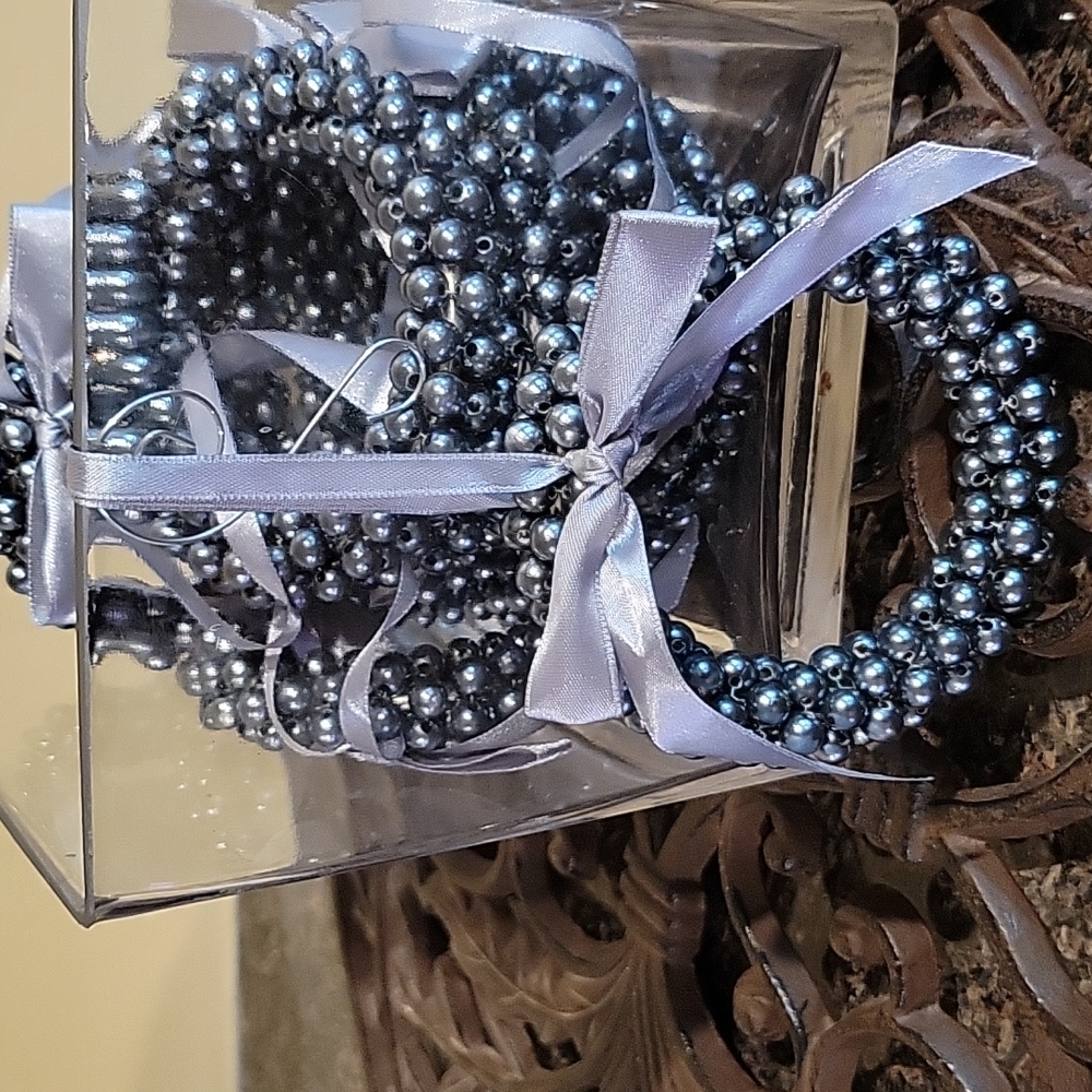 Set of 8 decorative and elegant pewter color wreath holiday ornaments